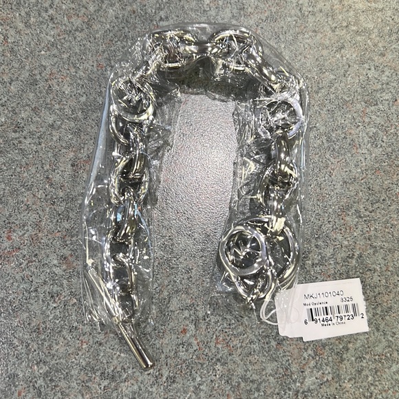 Michael Kors bracelet - Picture 2 of 2